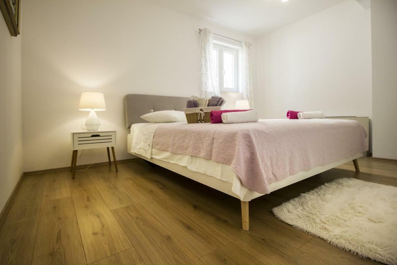 Apartments Dvor - Ap1, Ap2, Ap3 바스카보다 외부 사진