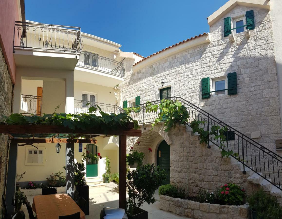 Apartments Dvor - Ap1, Ap2, Ap3 바스카보다 외부 사진