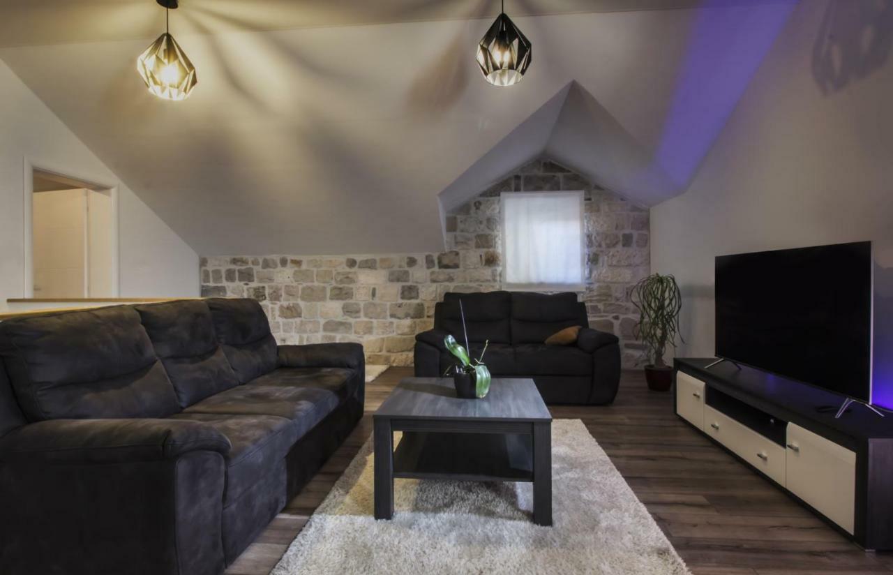 Apartments Dvor - Ap1, Ap2, Ap3 바스카보다 외부 사진